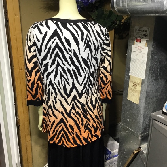 Ala Carte Travel Top - Picture 6 of 16